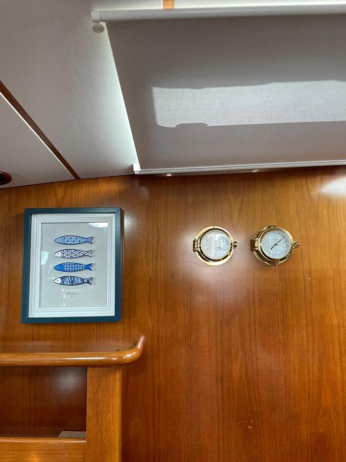 Beautiful And Comfortable Sailboat With Secure Parking Available Hotel Barcelona Buitenkant foto