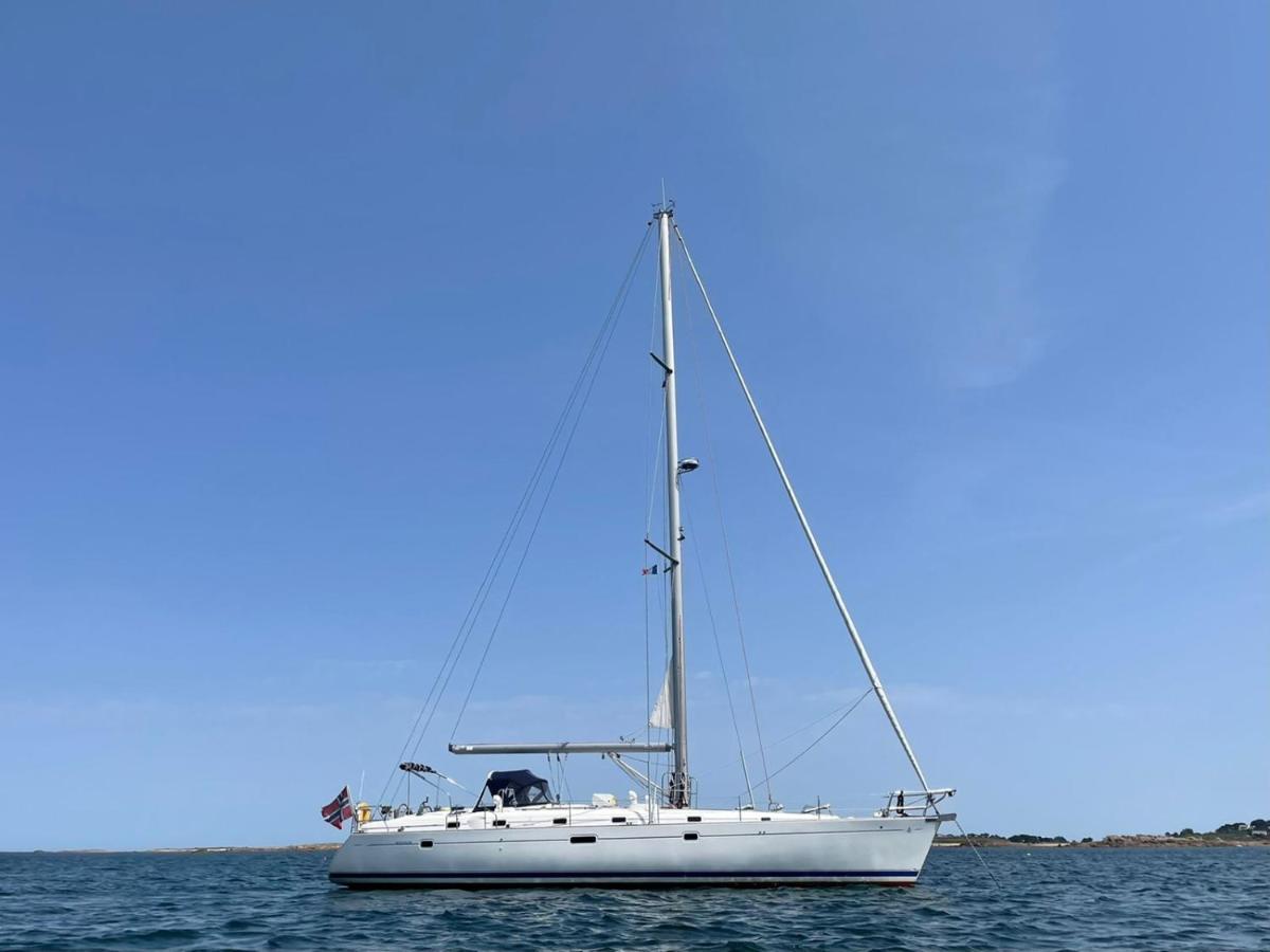 Beautiful And Comfortable Sailboat With Secure Parking Available Hotel Barcelona Buitenkant foto