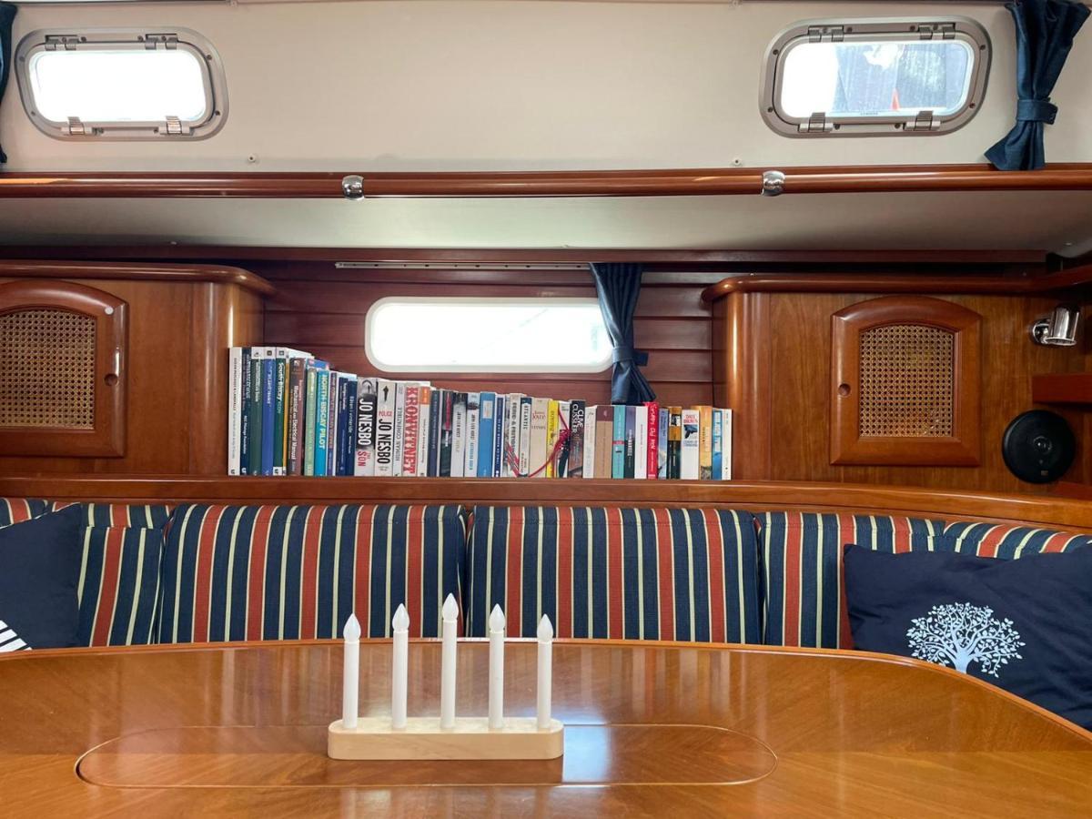 Beautiful And Comfortable Sailboat With Secure Parking Available Hotel Barcelona Buitenkant foto
