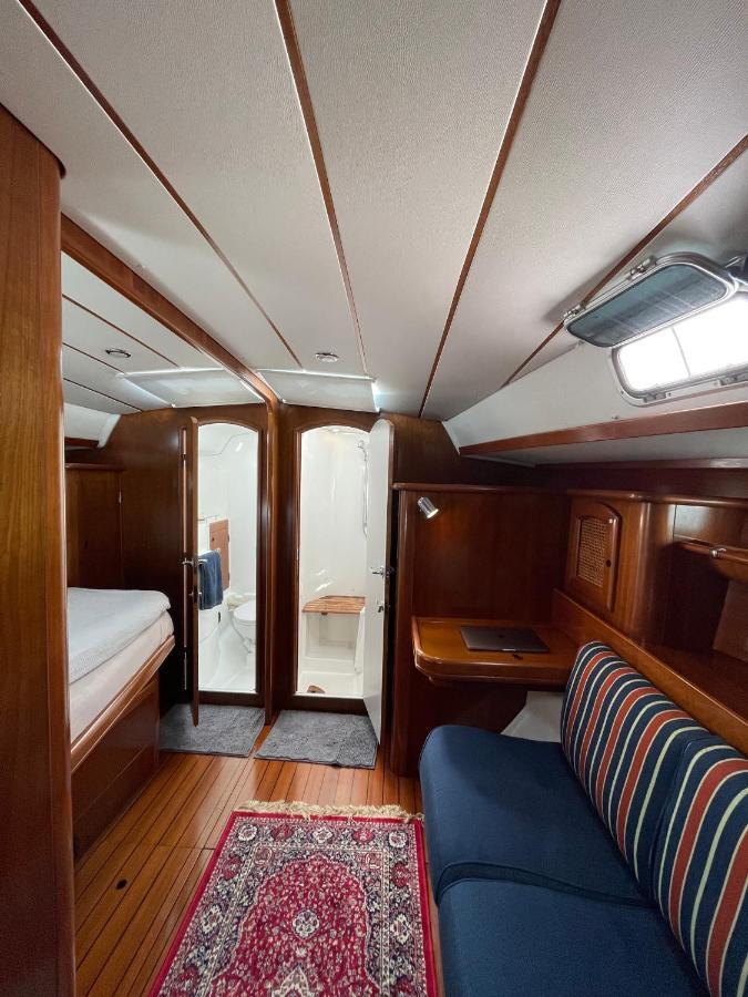 Beautiful And Comfortable Sailboat With Secure Parking Available Hotel Barcelona Buitenkant foto